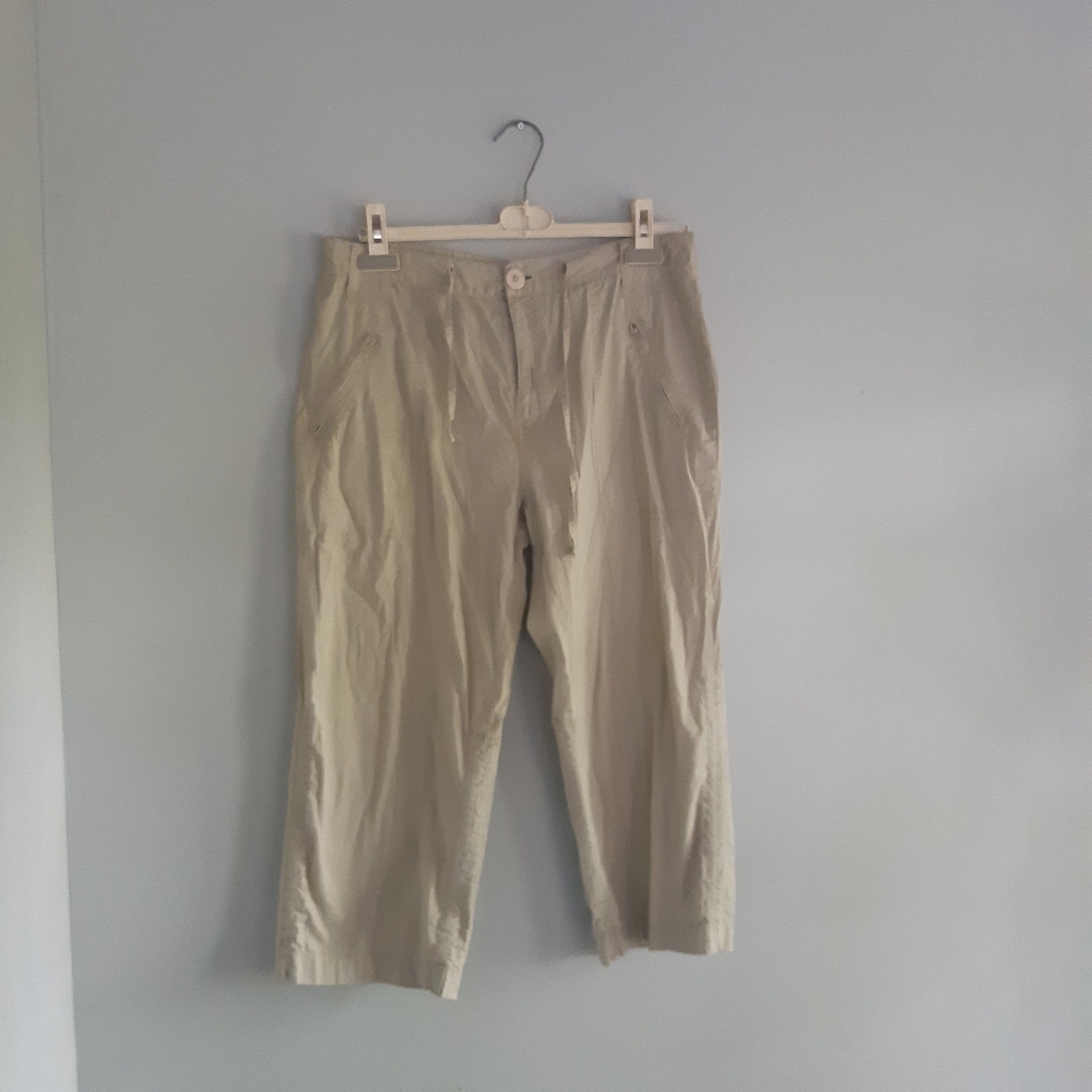 Women's Capri pant Size M